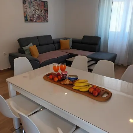 Tolj Apartamento Makarska