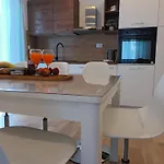 Tolj * Makarska